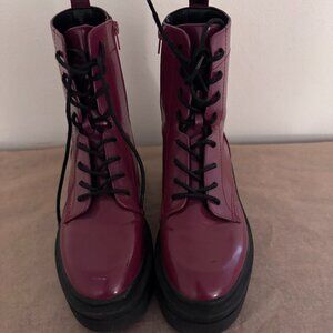 Guess Burgundy Combat Platform Boots – Lace Up – Women’s Size 9.5 – Chunk
